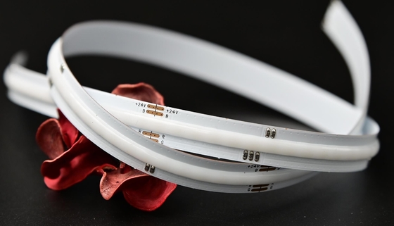 630の破片の装飾のための適用範囲が広い穂軸RGB LEDのストリップ9W 10mm