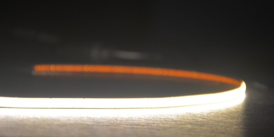 極度の細い5mm PCB LEDの穂軸テープ ライト適用範囲が広い24V 8w/M